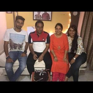 Meet your Posher, Mansi